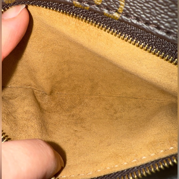 🚫TRADED🚫 Louis Vuitton loop bag & bumbag bundle trade - Picture 9 of 11